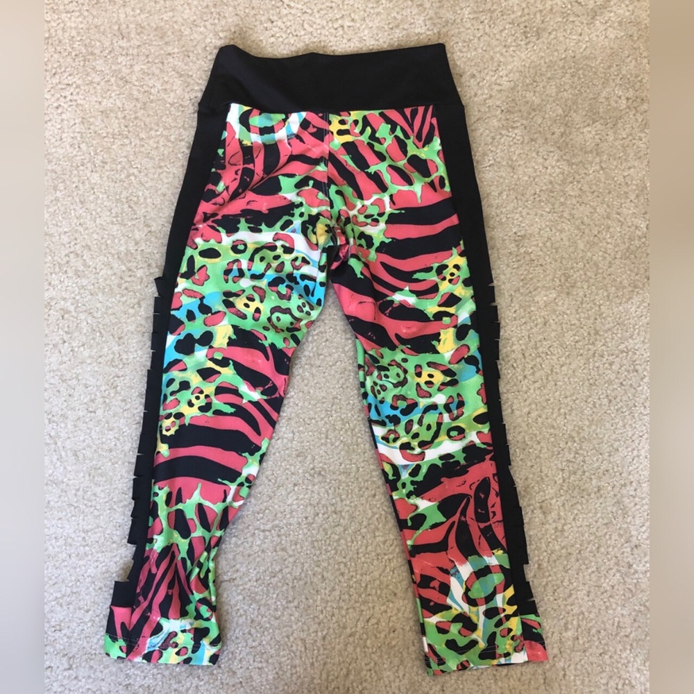 Leopard print cutout yoga capris